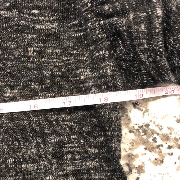 Old Navy Crop Top Girlsβ XL 14/16 Black Gray Speckled Long Sleeve Ruffled NWT - Picture 7 of 9